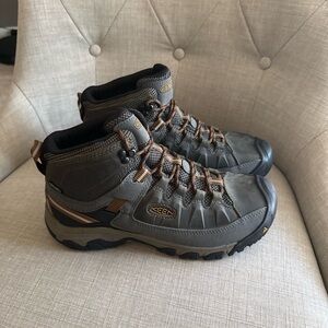 KEEN Men's Targhee 4 Mid Height Waterproof Hiking Boots